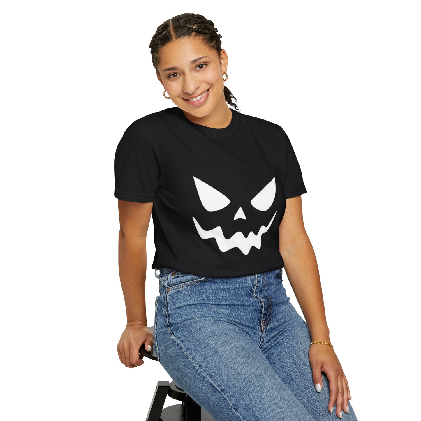 Halloween Skull Graphic T-Shirt, Unisex Halloween Tee, Spooky Season Apparel, Black T-Shirt, Casual Halloween Gift